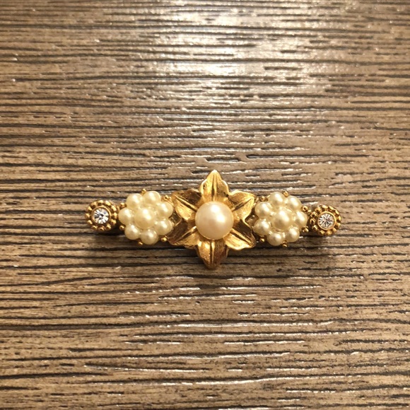 Vintage 1928 Brand Faux Pearl Flower & Rhinestone Bar Pin - Picture 3 of 14